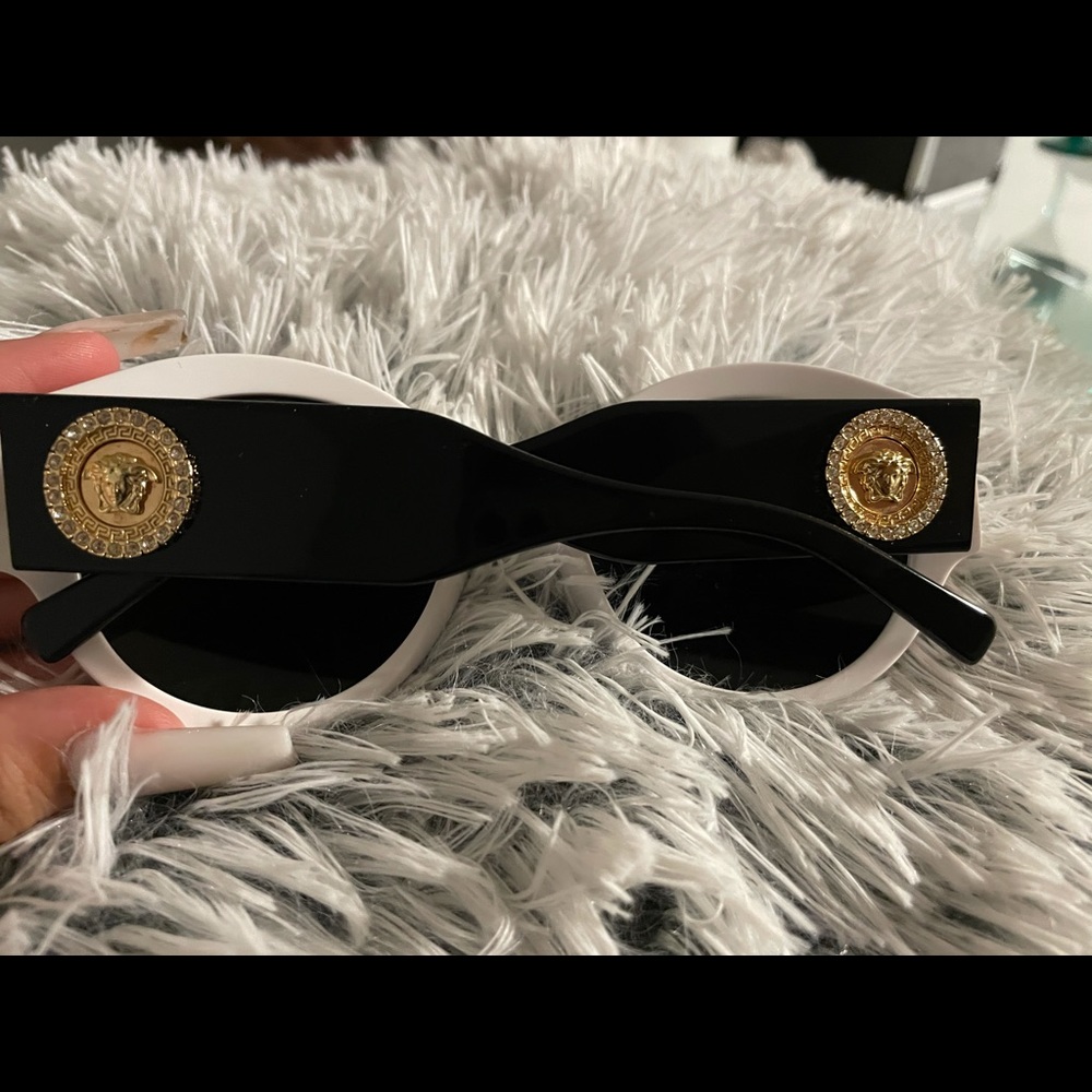 Versace sunglasses - Picture 4 of 4
